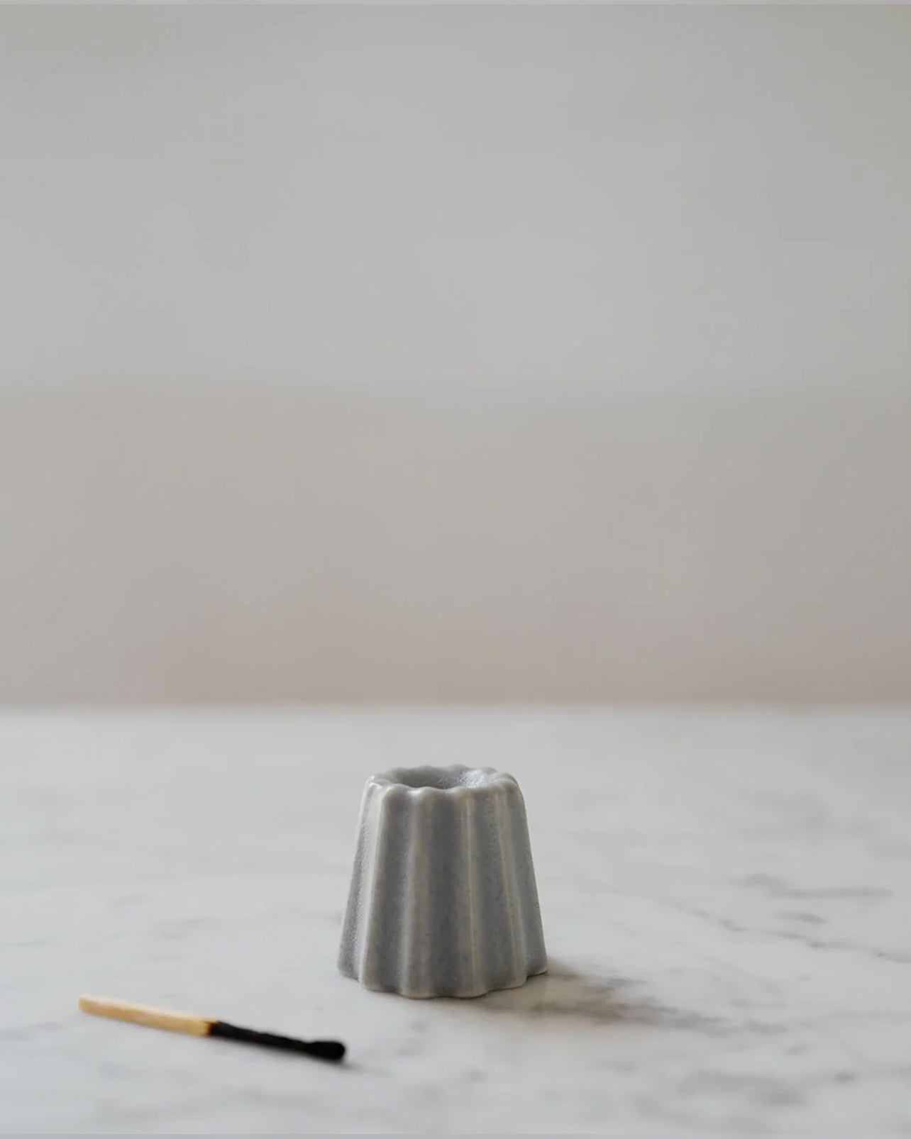Porcelain candle holder