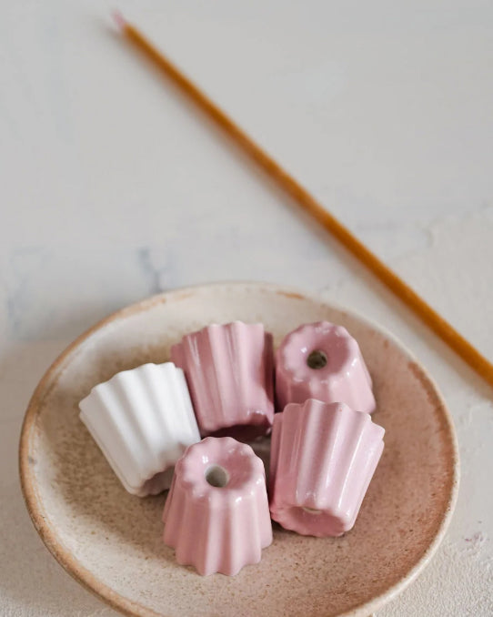 Porcelain candle holder