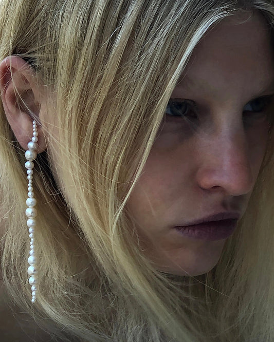 Lone Pearl Glyzinia Earring