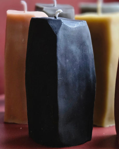 Hilde - Skulpturale Kerzen aus Bienenwachs