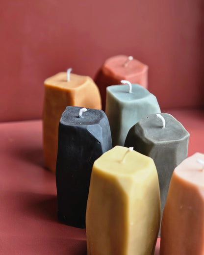 Hilde - Skulpturale Kerzen aus Bienenwachs