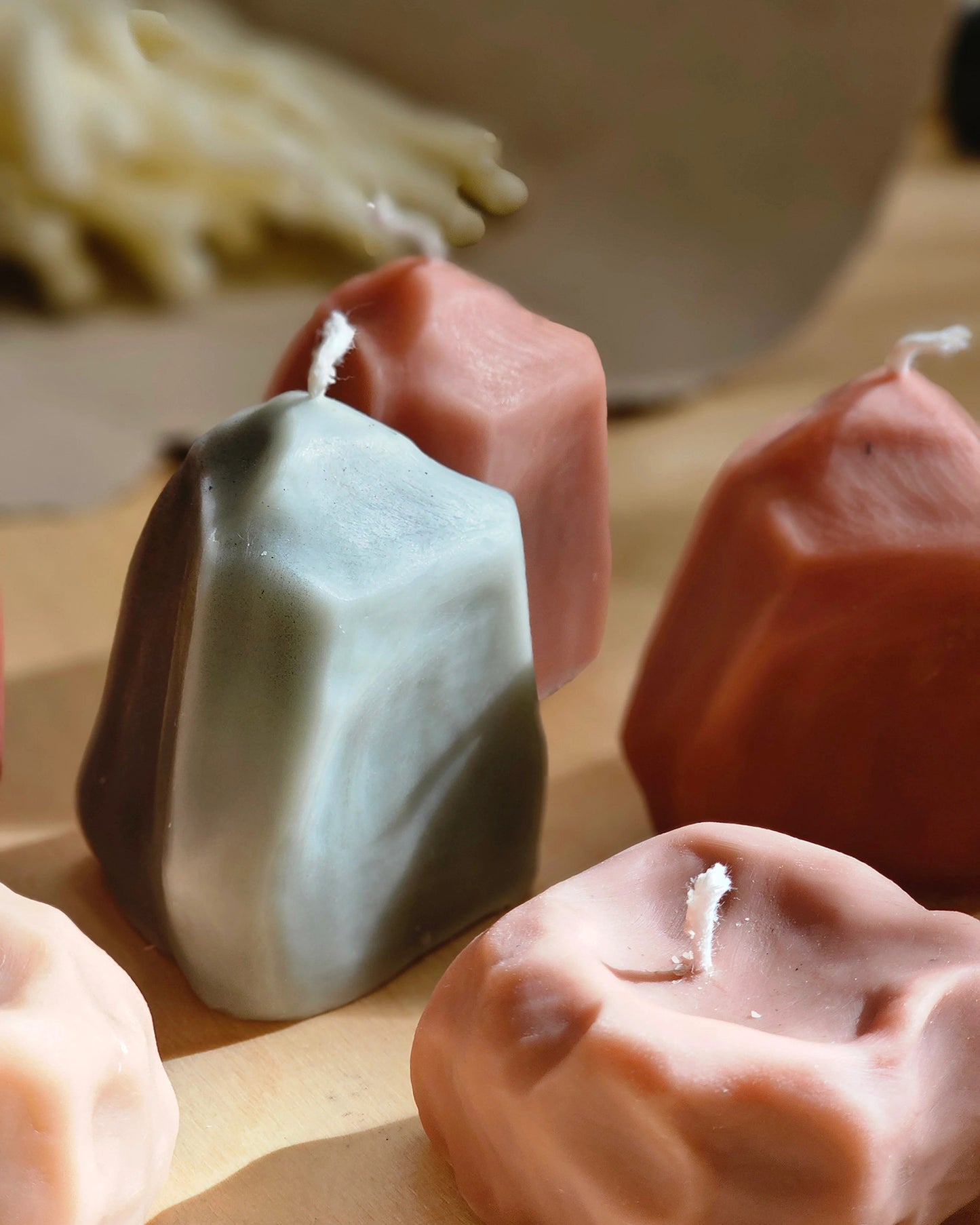 Stone - Skulpturale Kerzen aus Bienenwachs